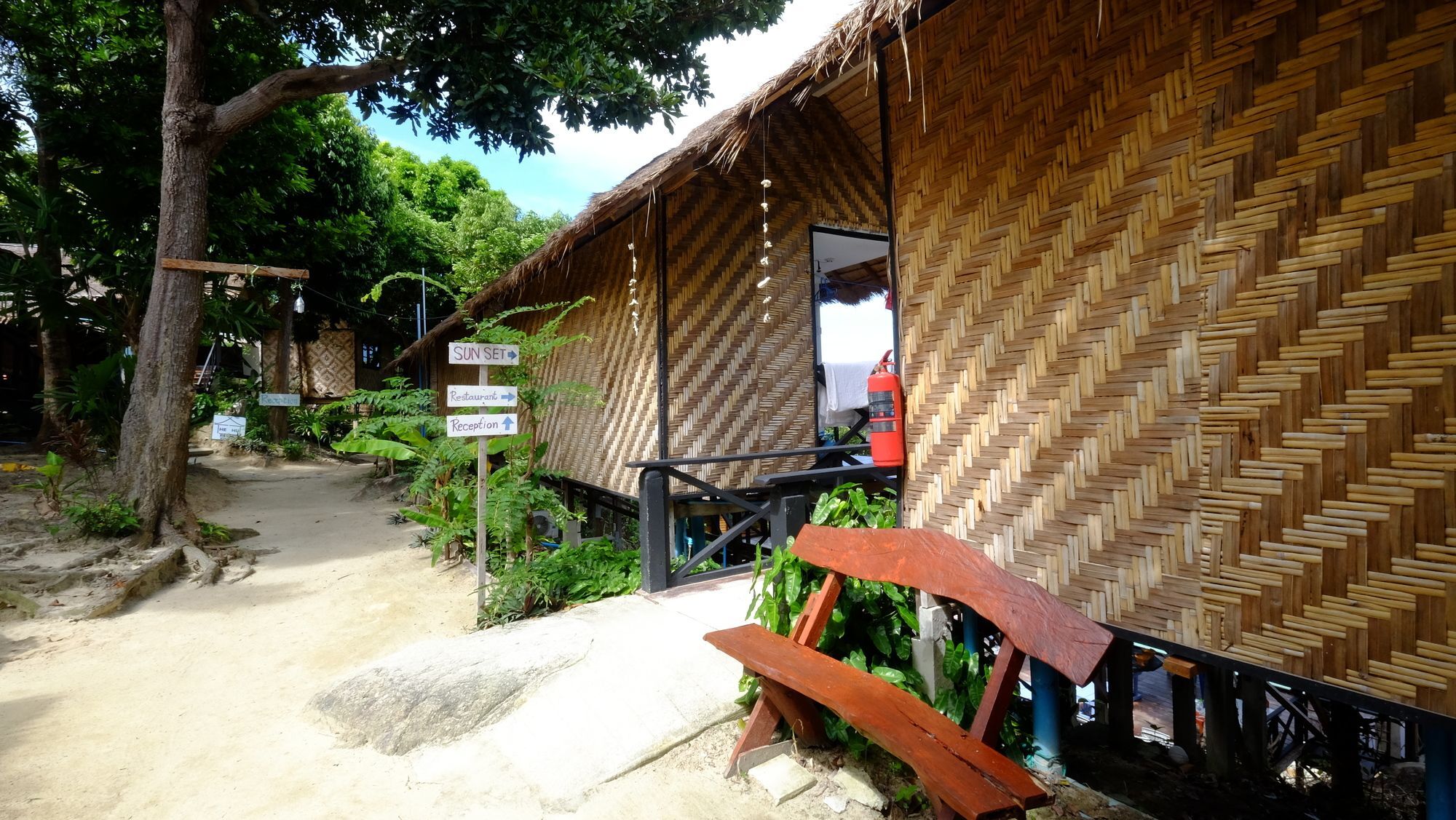 ホテル The Hut リペ島 エクステリア 写真